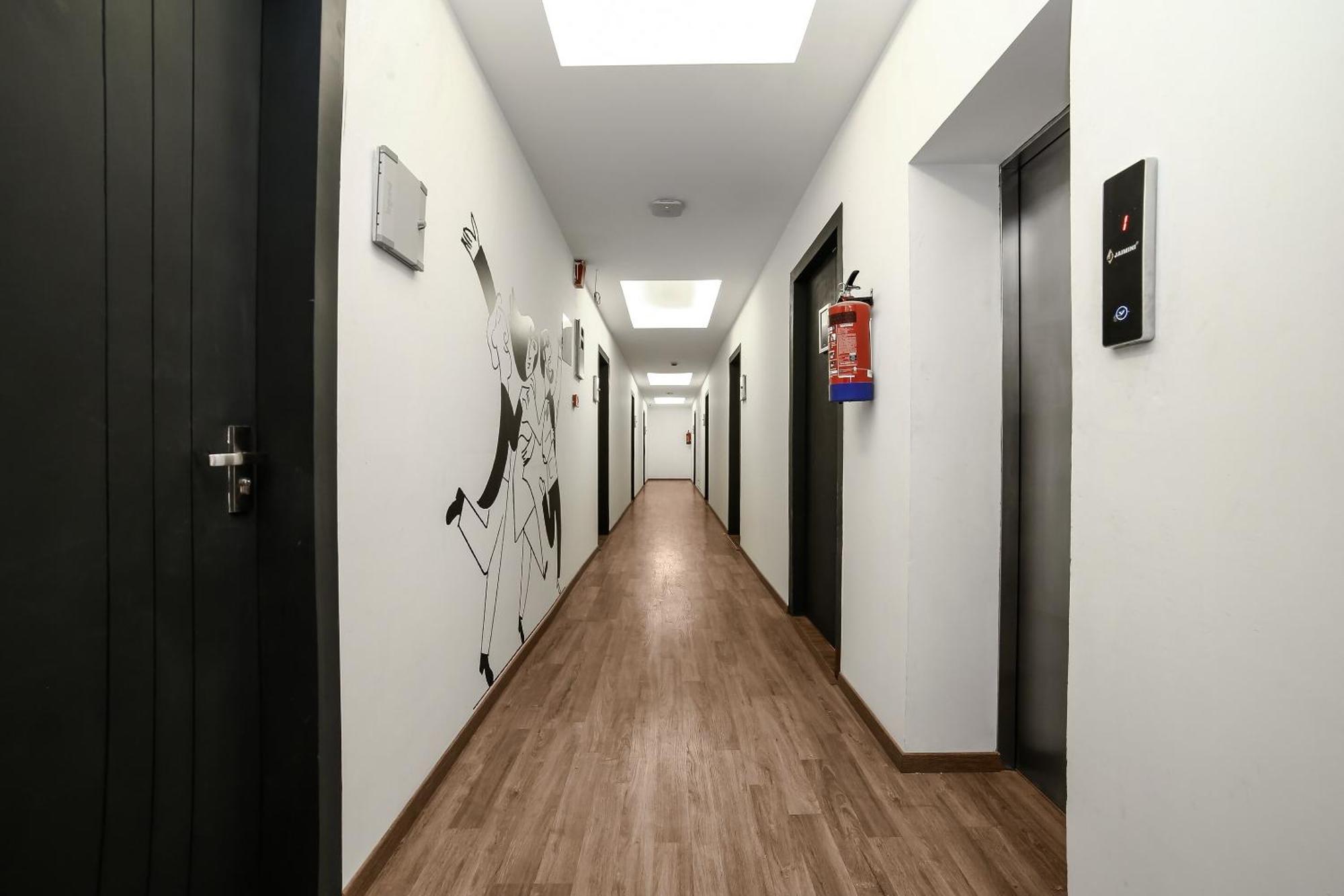 ホテル Collection O Townhouse 069 グルガウン エクステリア 写真